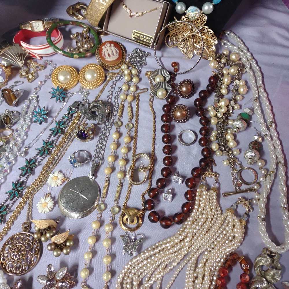 Vintage Jewelry Lot - Picture 12 of 14